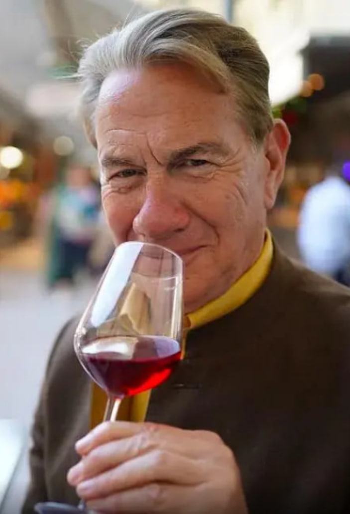 迈克尔·波蒂洛的葡萄牙封面图