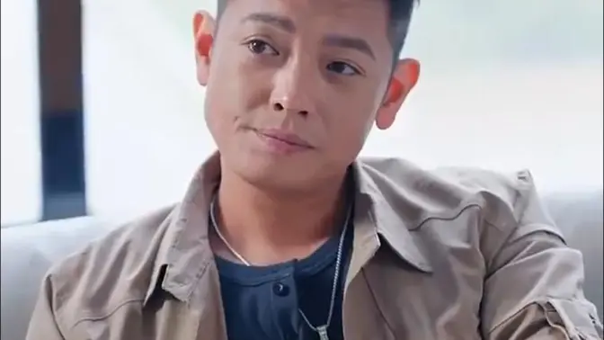 归来后我变成女神的贴身高手封面图