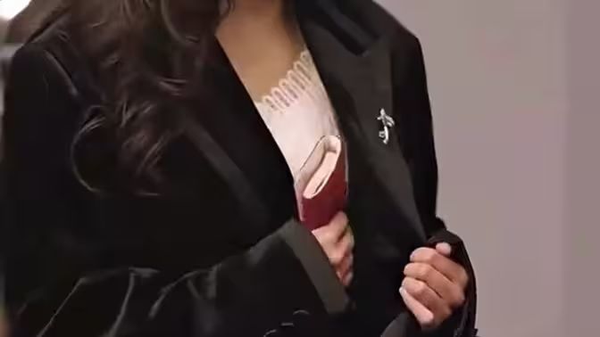 真千金团灭户口本封面图