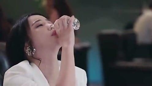 愤怒的她封面图