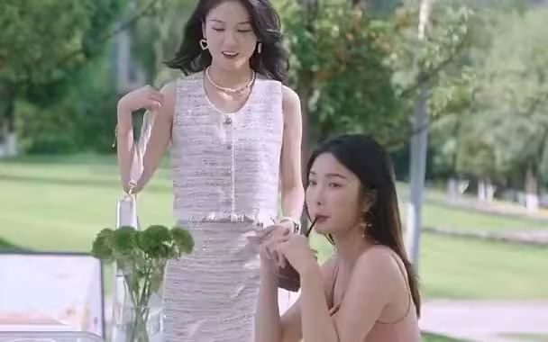 前妻送了我一副镀金棺材封面图