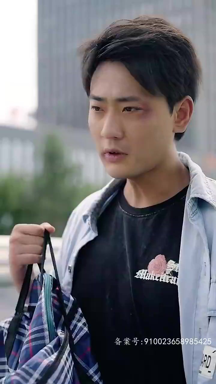 物价贬值后被女明星倒追封面图