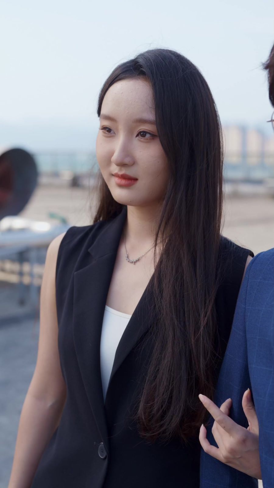 落入她掌中封面图