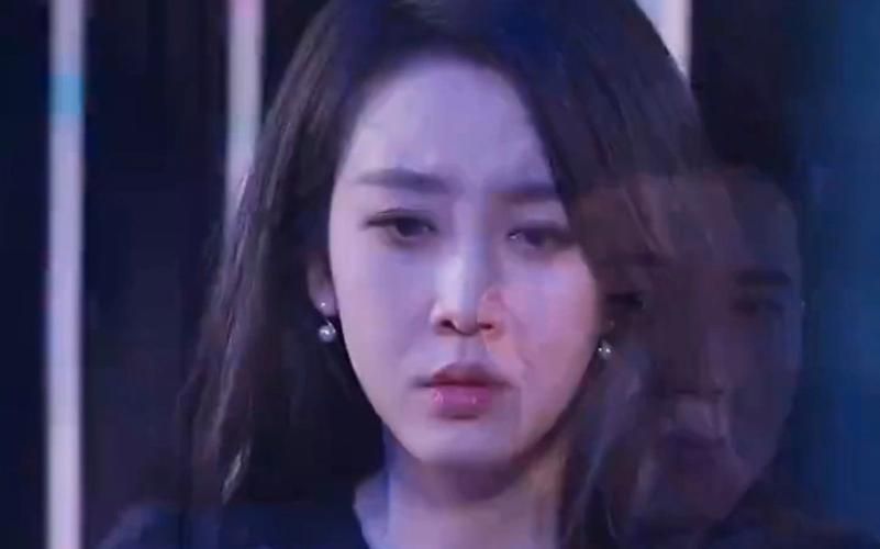 离婚冷她三年后，霍总膝盖跪穿了封面图