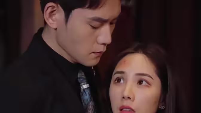 离婚后，她转身嫁给了千亿总裁封面图