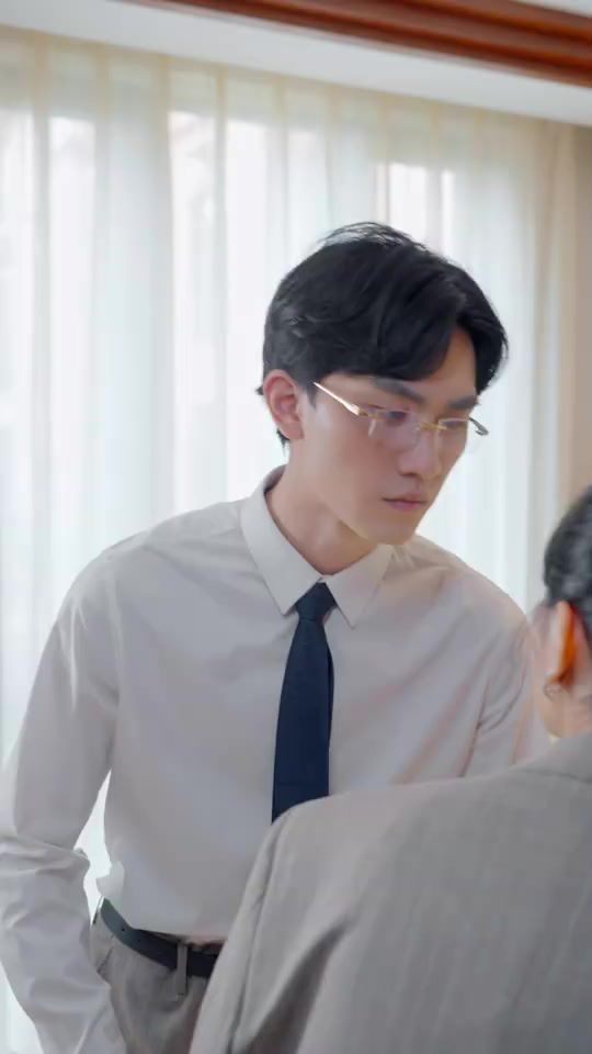 相亲当天和豪门霸总闪婚了封面图