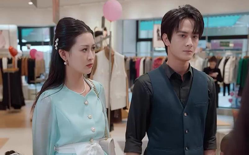 商总别装了夫人是隐藏大佬封面图