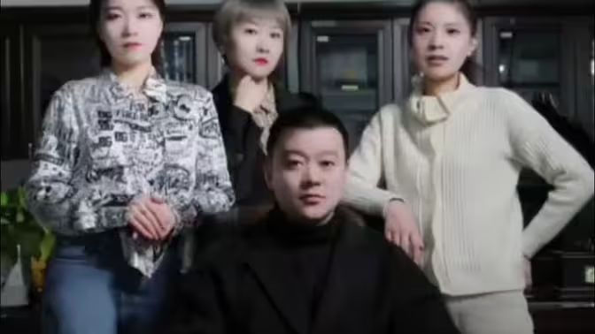 夏总，合租女孩太调皮（合租帅哥是总）封面图