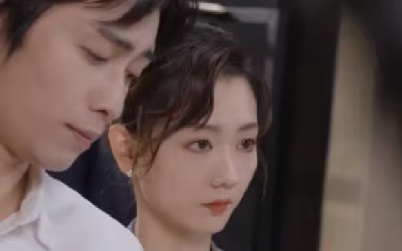 捡个总裁当老公封面图